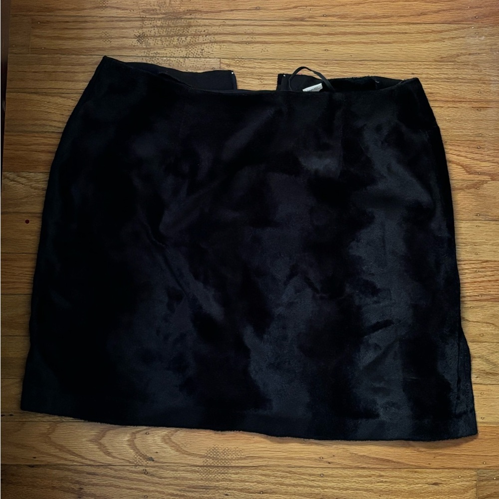 Black Mini Pencil Skirt for Night Out